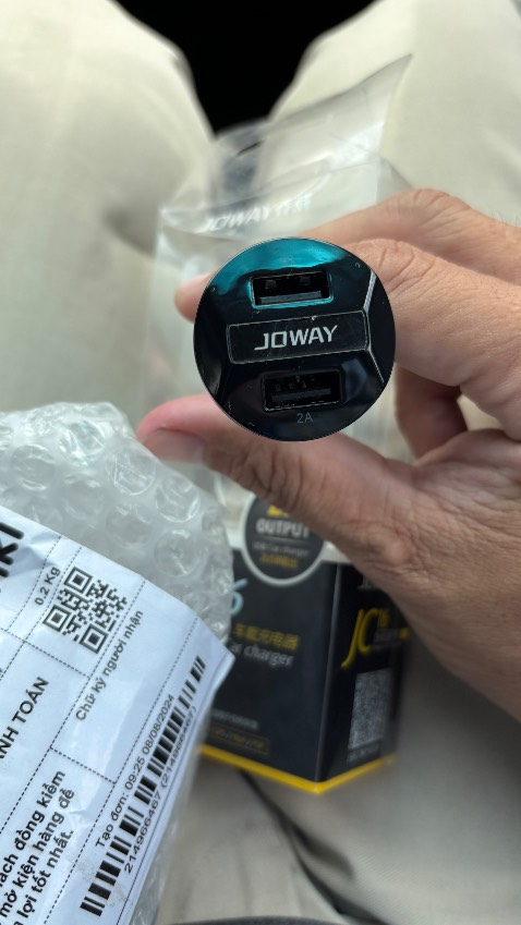 Giao hàng không giốnh sản phẩm đã mua