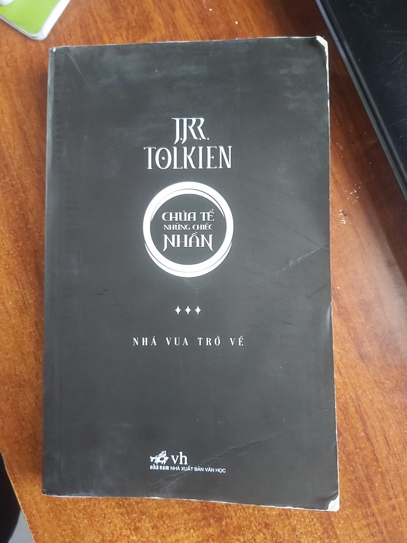khá là tệ , sách k có phần bìa ở bên ngoài , trong lúc vận chuyển thì các góc sách bị nhăn , hư hỏng . Giấy thì bị mốc. Khá thất vọng với đơn lần này