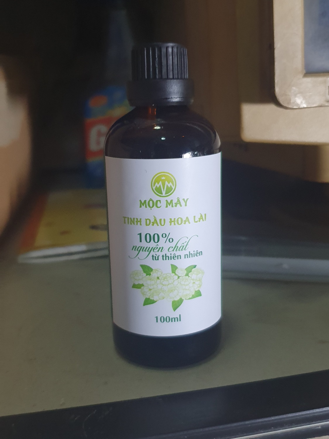 Tôi đã mua rất nhiều loại tinh dầu ở nhiều nơi, nhưng chưa bao giờ gặp mùi thơm như vầy. Những loại tinh dầu tôi mua đều là hàng nguyên chất nhưng cũng ko bằng của shop. Ko hiểu shop sản xuất sao hay quá. hihihi