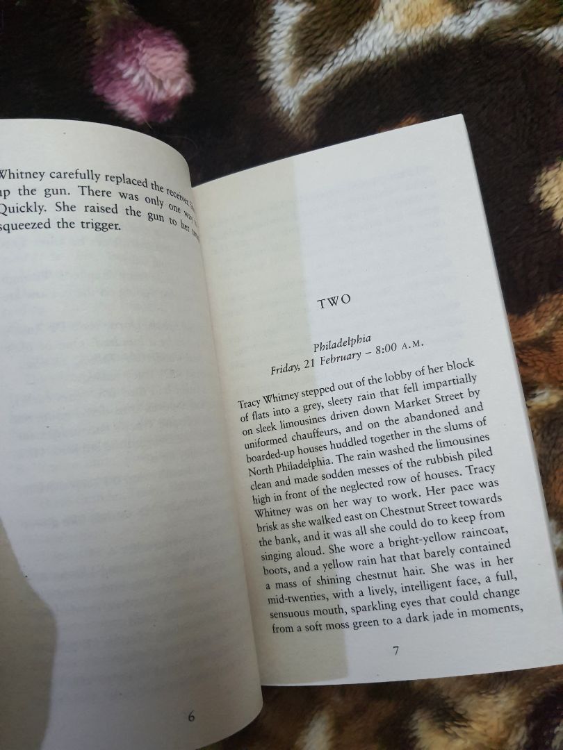 Vỡ òa vì sách quá mới, đẹp, sạch sẽ ko vết ố vàng, font to dễ đọc, khổ bỏ túi tiện lợi. Cảm ơn Xunhasaba, mong nhà sách nhập thêm nhiều tác phẩm khác của Sidney Sheldon ^^