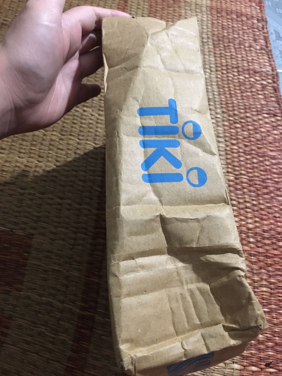 Trừ 1 sao vì khâu vận chuyển làm box méo, móp hết. Sản phẩm ok dù móp box nhưng sp k bị sao đầy đủ quà tặng. Chất lượng mình dùng quen r nên k phải bàn cãi.