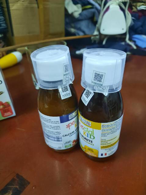 Bao bì lỏng lẻo, vị rất kỳ
Đã từng mua sp này tại nhà thuốc An khang nhưng chất lg khác hẳn