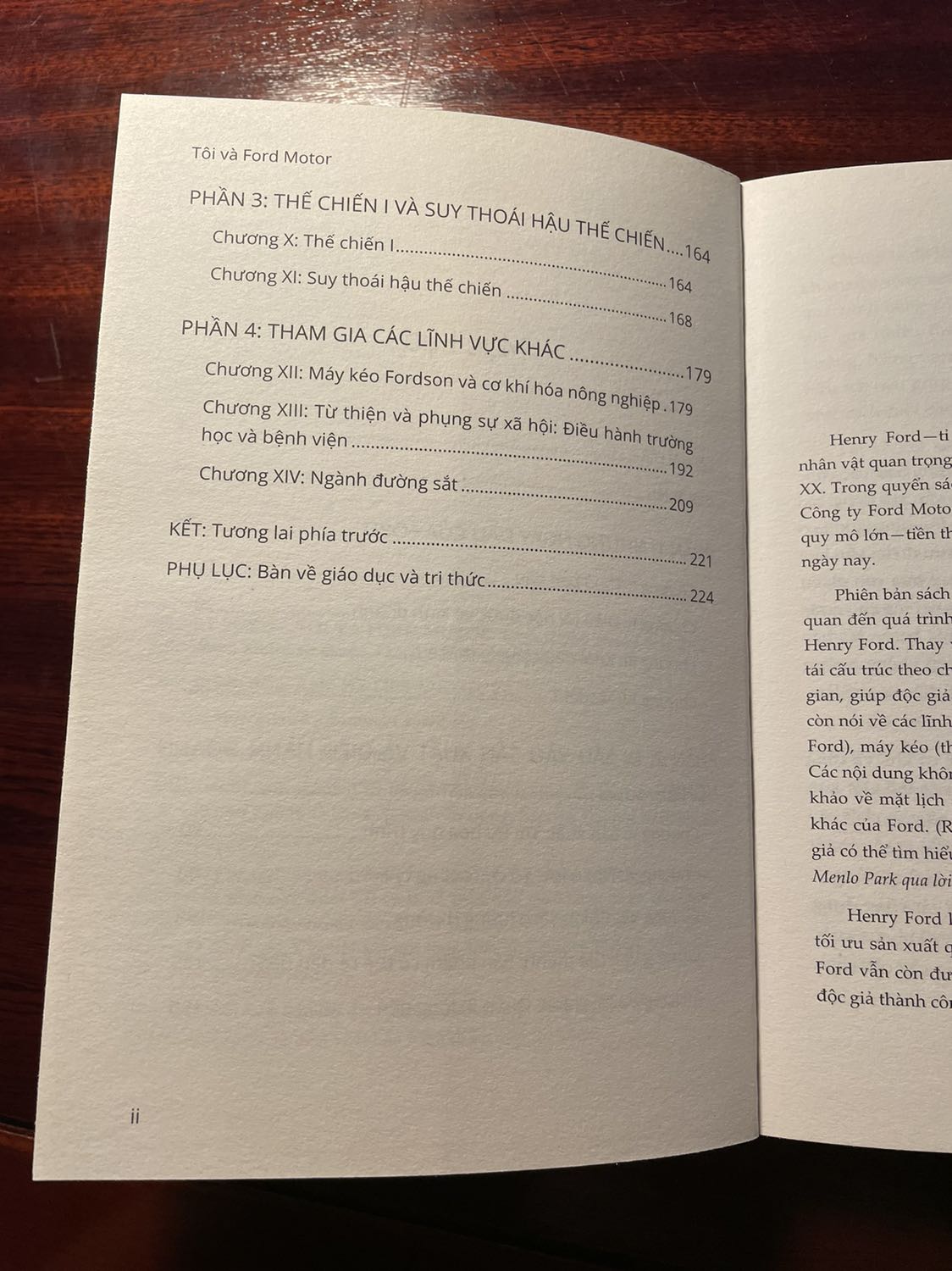 Sách hay, dễ đọc.
Có thể thấy cách Ford đã đương đầu và xử lý với khủng hoảng. Bên cạnh đó là một số mẩu chuyện về cuộc đời ông.