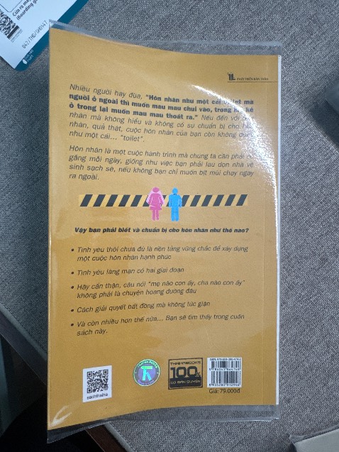 Mua bookcare để bọc sách kiểu bày thì thôi cũng pó tay cái sự ẩu tả. Nhìn khó chịu thật sự.