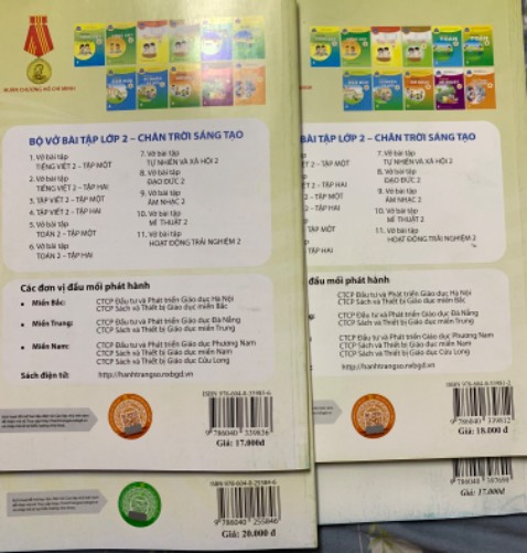 Shop gửi đúng sách, but giá bán hơn gần 10k mỗi cuốn so với giá niêm yết trên sách, điều này mình thấy ko hợp lý lắm