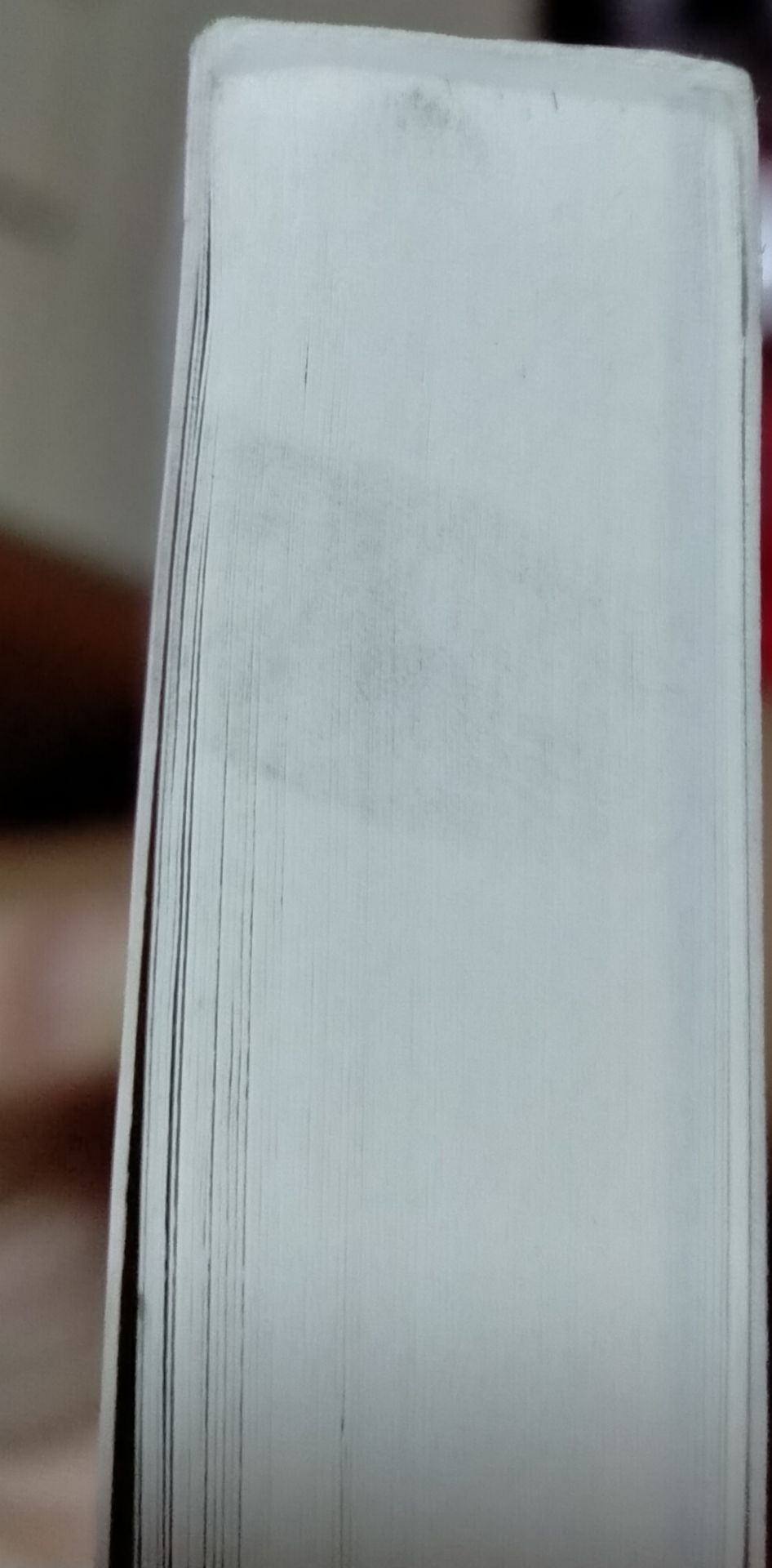 - Ngoài vết nhơ ở trên + với viếc không biết là do mua nhiều sách cùng một lúc ko mà sách tôi mua lại chẳng có cái nào có bao bì cả 
- Còn lại về sp thì khá bắt mắt ( đọc sơ qua chương 1 mà lé hết cả mắt ? nhiều trang lắm luôn ý ) 
- Ngoài ra thì ở cuối mỗi chương đề có 1 bài luyện tập chủ yếu lại ý chính của chương thôi 
- Còn lại sách ý như hình và miêu tả