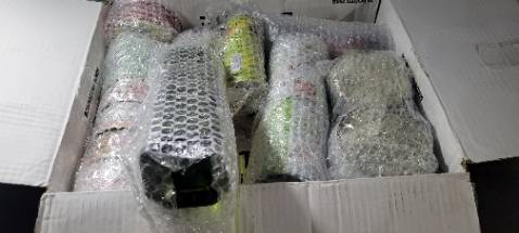 Pate này ăn ngon, giá rất hạt dẻ, tương đương giá thịt heo ngoài chợ, mà xuất xứ Pháp nên hy vọng đảm bảo vs tốt hơn. Đóng gói kỹ Pate này ăn ngon, giá rất hạt dẻ, tương đương giá thịt heo ngoài chợ, mà xuất xứ Pháp nên hy vọng đảm bảo vs tốt hơn. Đóng gói kỹ