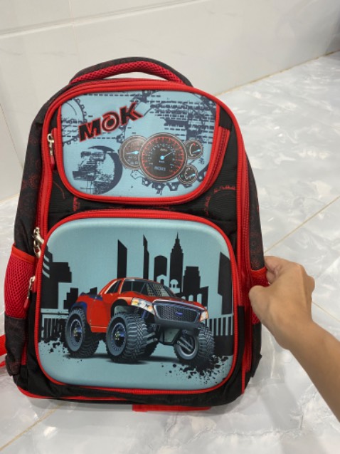 Màu ở  ngoài tối hơn trong hình. Cặp thấy cũng dc xài ko biết bền ko