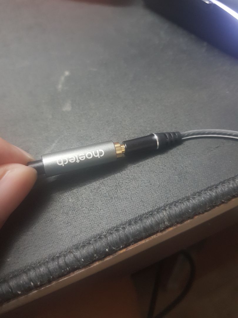 Không ảnh hưởng âm thanh nhưng lỗ cắm ko chắc dễ rớt ra ngoài Không ảnh hưởng âm thanh nhưng lỗ cắm ko chắc dễ rớt ra ngoài