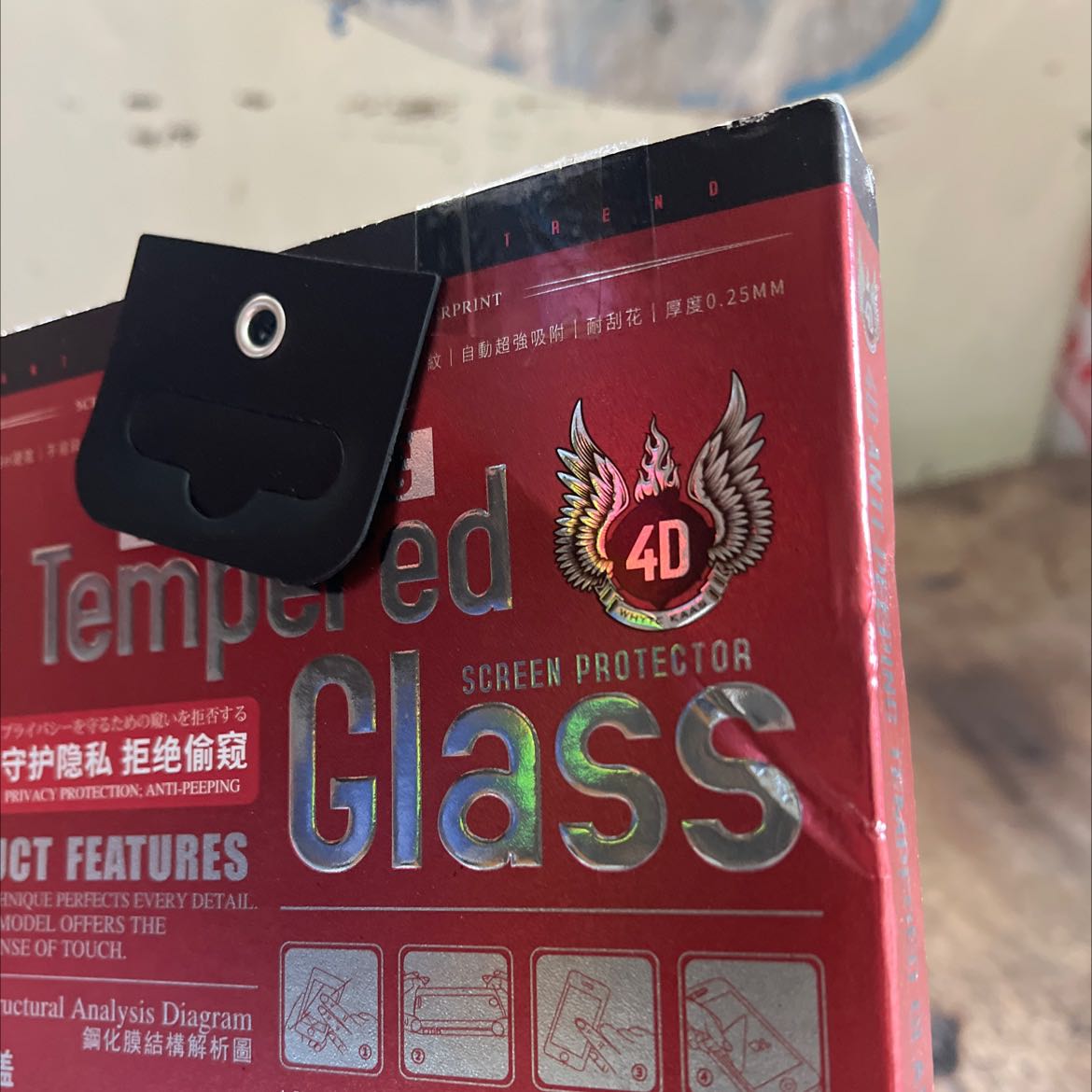 San pham chua dung nen k biet, giao hang bi mop meo, k co phu kien ho tro lay bui de dan man hinh,