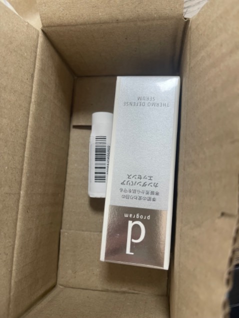 giao hàng nhanh trong ngày, chai nhựa thiết kế đơn giản xinh. Khả năng thấm vào da nhanh để lại đọ ẩm không gây cảm giác khó chịu nhờn rít. Sử dụng thêm thời gian mới biết được công dụng