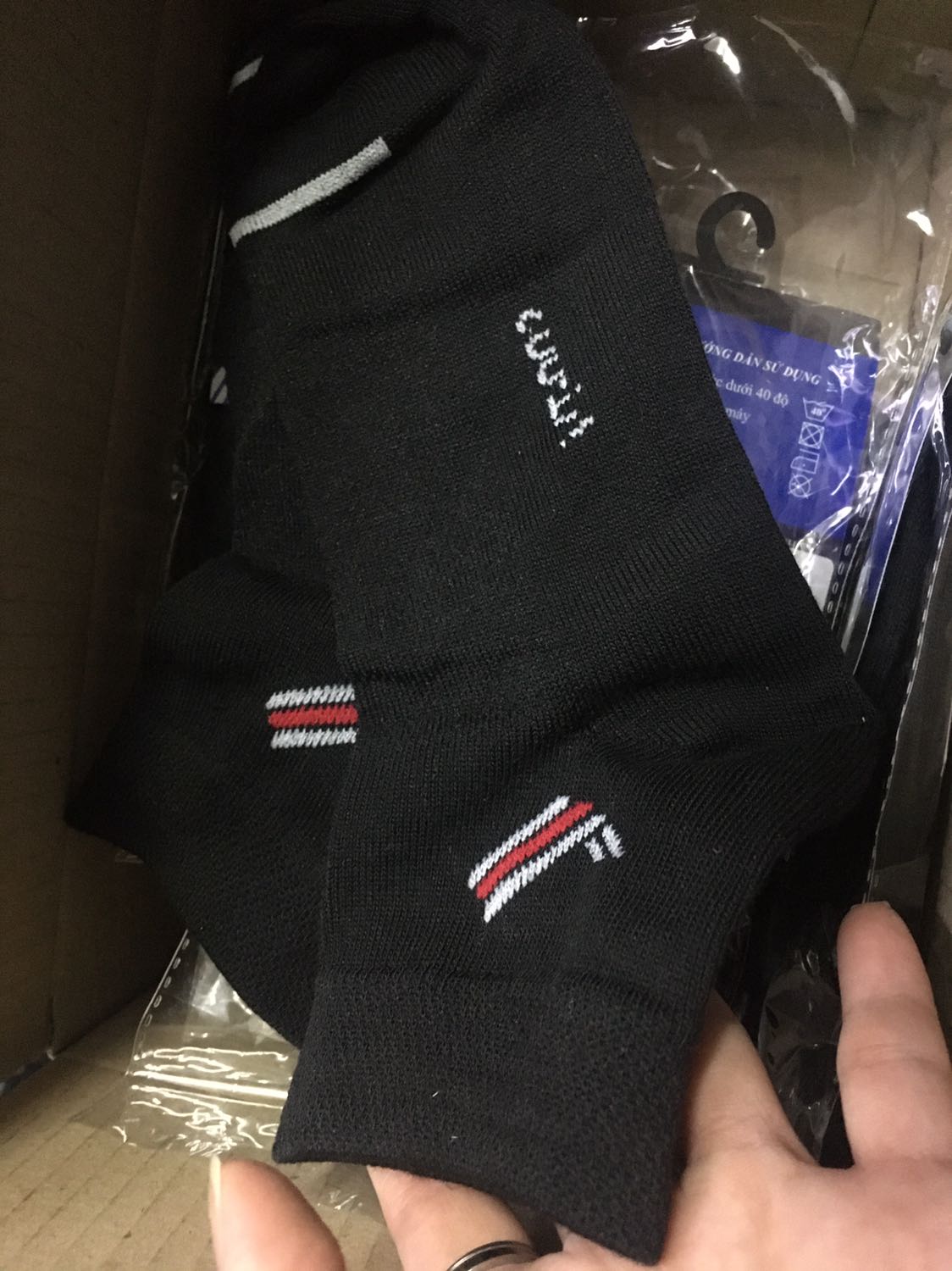 Sale 7k nên đặt liền tay! Vừa đặt giao nhanh 2h!
Shipper thân thiện, giao đúng mẫu, đóng gói sạch đẹp, đủ số lượng đặt! Vớ mềm êm, mang thoải mái! Hài lòng!