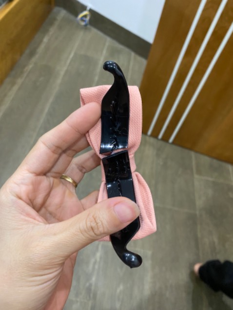 Chất lượng không tương ứng với giá, dễ gẫy