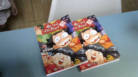 Tôi đặt 1 quyển truyện mà đơn hàng tôi nhận được lại có hai quyển. Bạn có thể hoàn lại tiền cho tôi được không?