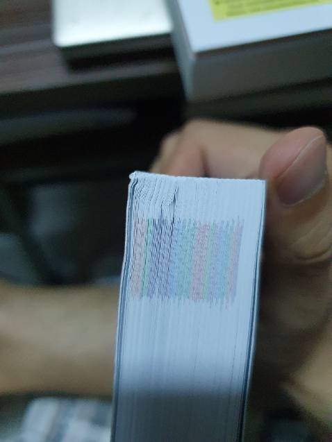 Sách hơi quắn nhẹ ở giữa, chắc do lúc vận chuyển bị pha đập. Còn lại mọi thứ khác đều tốt.