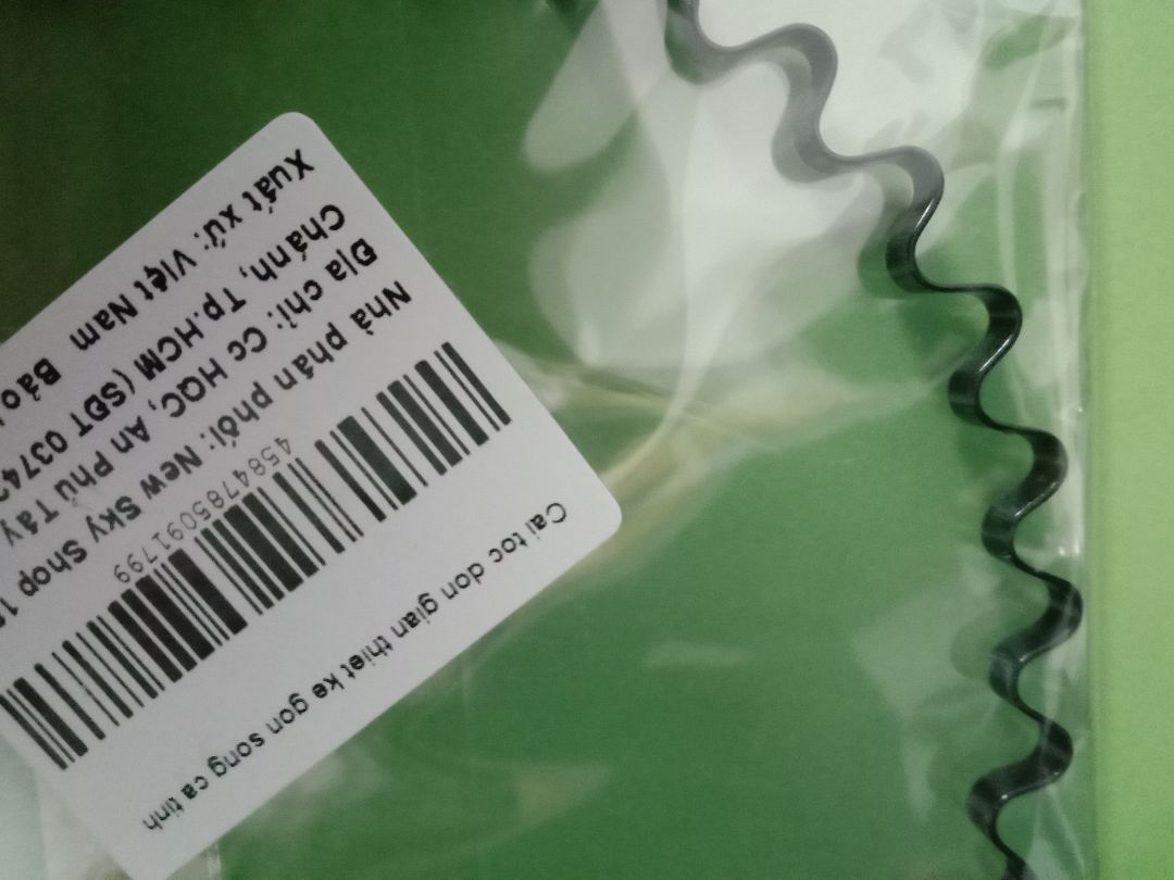 giao hàng nhanh, đóng gói ổn, cài màu đen, bằng kim loại, đeo vào không làm đau da đầu, 2 đầu cài đeo lâu có thể mỏi tai một tí