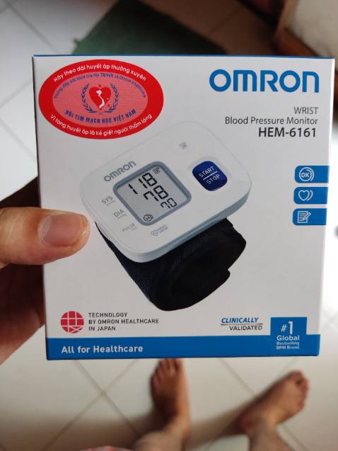 Nên có máy huyết áp trong nhà để kiểm tra huyết áp hàng ngày nhé mọi người, bệnh huyết áp là kẻ giết người thầm lặng
