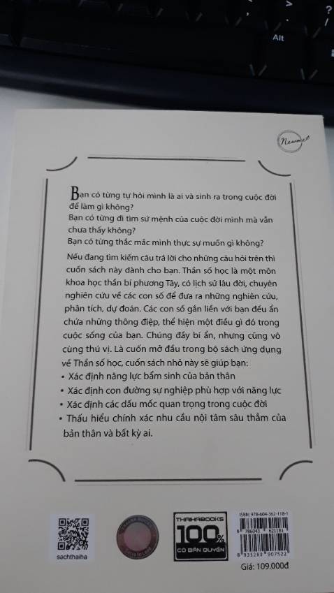 Mình cũng chỉ mới biết đến thần số học và cảm thấy những con số có một sức hút kỳ lạ. Nội dung sách hay, dễ hiểu, khá trực quan, cũng khá chi tiết về từng chỉ số, nghiên cứu sơ lâm cũng tốt