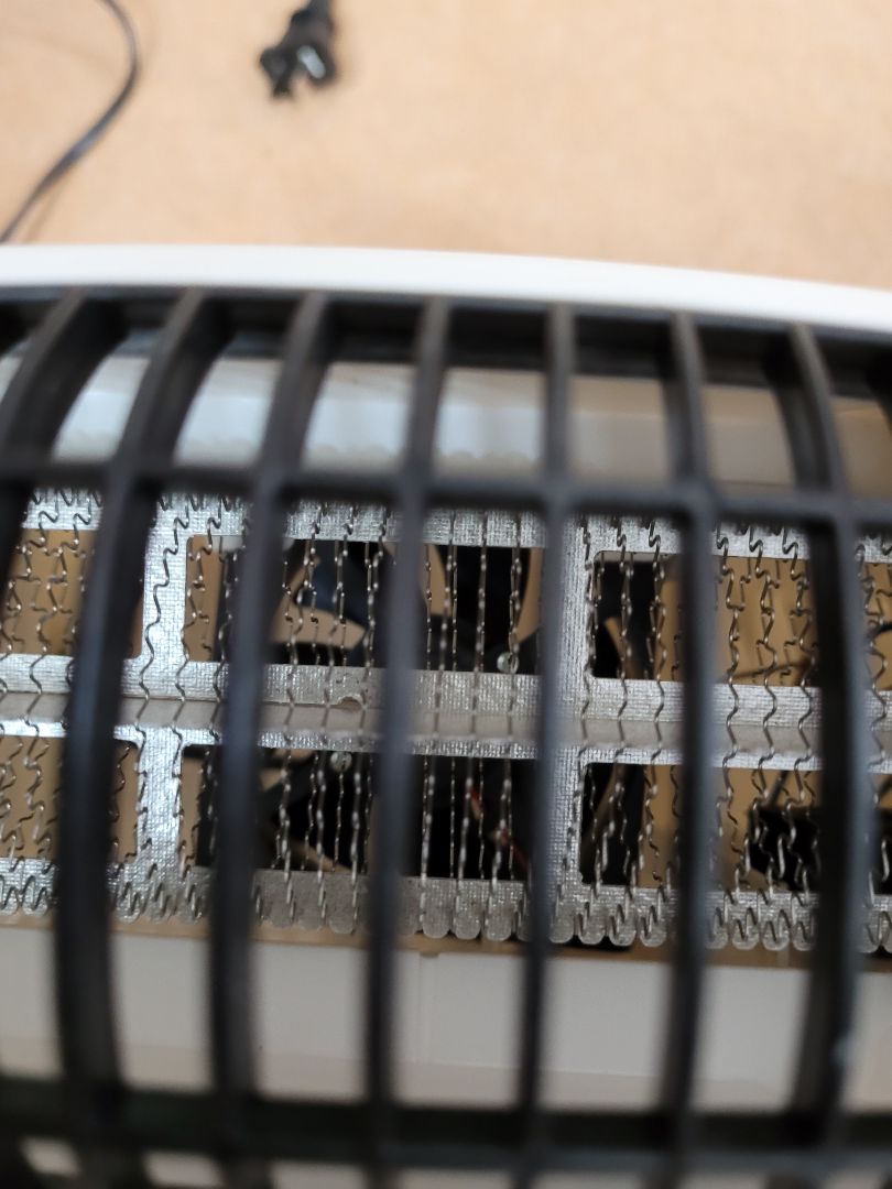 Máy hơi yếu nhưng dùng 1 người ổn. 
Giá rẻ nên chấp nhận được 
Bên trong có cái quạt vuông