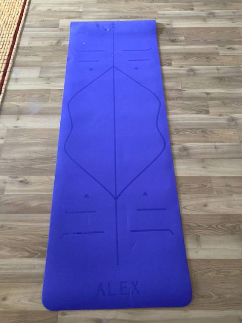 * Bản to và rộng nên nằm thoải mái,  chống đẩy tay cũng thoải mái. 
*Giao hàng siêu siêu nhanh, vượt cả lịch dự kiến, nên nhận hàng ko bị quên haha!nhiều lần đặt xong, giao chậm quá chả nhớ là đặt gì?!!
*chất liệu 2 lớp nên dày và đàn hồi, không bị lõm như các loại ngoài thị trường.
- Có nhiều màu sắc chọn lựa, mình thì chọn màu này vì thích màu này và nó sạch sẽ
- Nhìn chung bằng đấy thứ mình rất tâm đắc, thời gian thì giao hàng cũng nhanh nên hôm nay mới ngồi review cho anh chị em được!!! Tìm hiểu ra bên DoDoDios này chuyên bán hàng thể thao rất chất lượng đấy chứ!!!
Cho bên này 5*, tiếp tục phát huy * Bản to và rộng nên nằm thoải mái,  chống đẩy tay cũng thoải mái. 
*Giao hàng siêu siêu nhanh, vượt cả lịch dự kiến, nên nhận hàng ko bị quên haha!nhiều lần đặt xong, giao chậm quá chả nhớ là đặt gì?!!
*chất liệu 2 lớp nên dày và đàn hồi, không bị lõm như các loại ngoài thị trường.
- Có nhiều màu sắc chọn lựa, mình thì chọn màu này vì thích màu này và nó sạch sẽ
- Nhìn chung bằng đấy thứ mình rất tâm đắc, thời gian thì giao hàng cũng nhanh nên hôm nay mới ngồi review cho anh chị em được!!! Tìm hiểu ra bên DoDoDios này chuyên bán hàng thể thao rất chất lượng đấy chứ!!!
Cho bên này 5*, tiếp tục phát huy