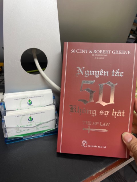 Sách nguyên seal, mới 100/100. Có bookmark kèm theo. Đóng gói cẩn thận, giao đúng giờ great