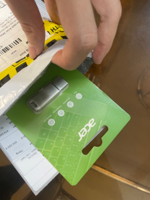 Giao hàng nhanh & cẩn thận, nhưng giá cao vậy mà dung lượng chỉ có 472GB chứ đâu đc 512GB như miêu tả sp hay in trên usb đâu?