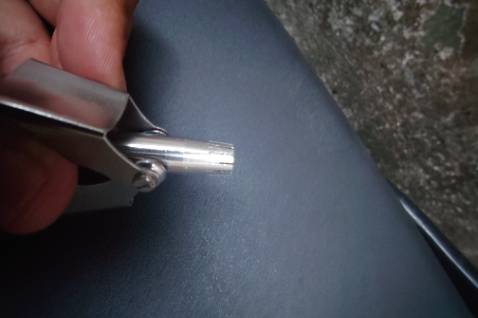 Giao nhanh và đúng thời gian. Mà sao hàng mình nhận, nó có trầy và xước nhiều quanh mũi đầu cắt ohm. Giao nhanh và đúng thời gian. Mà sao hàng mình nhận, nó có trầy và xước nhiều quanh mũi đầu cắt ohm.