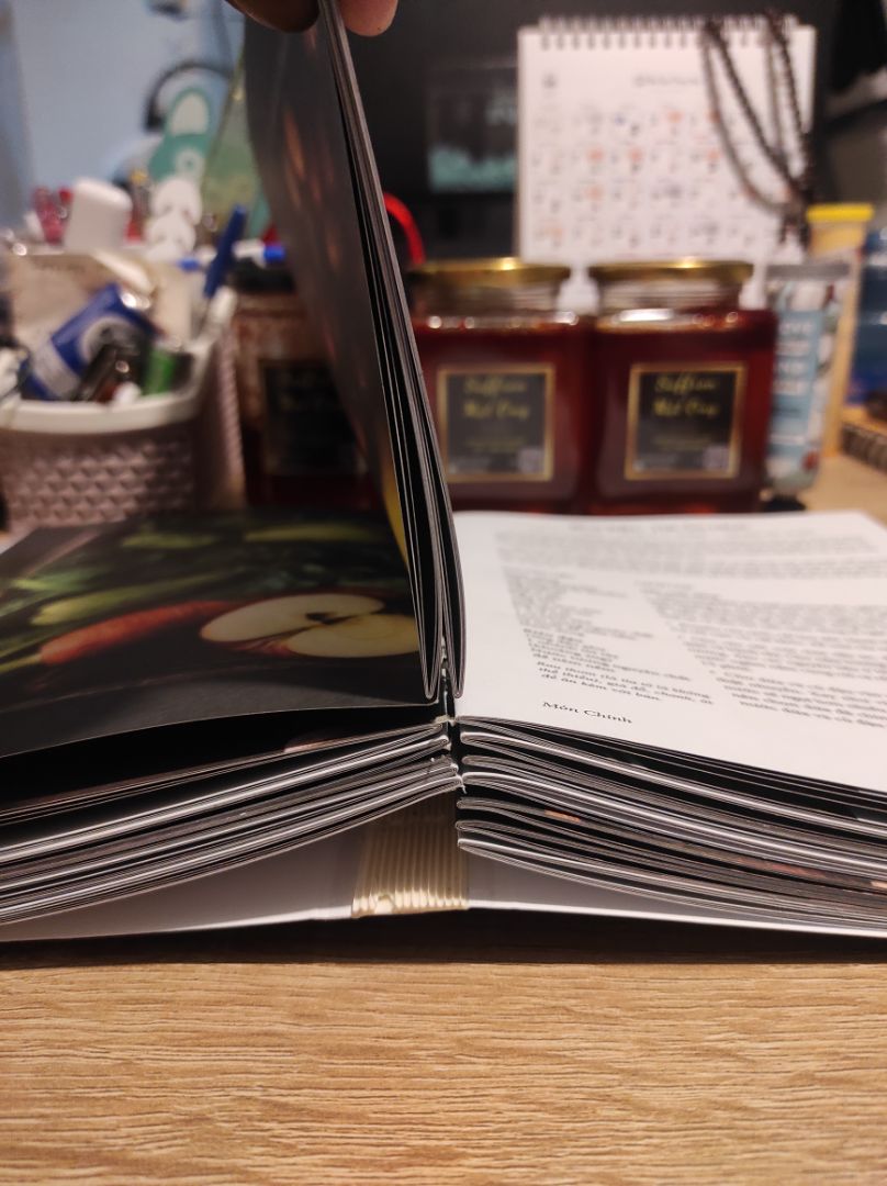 mua sách tiki đã lâu, lần đầu tiên gặp được e nó thế này, bung lụa hết dòi, lật đến đâu thì e nó bay đến đấy