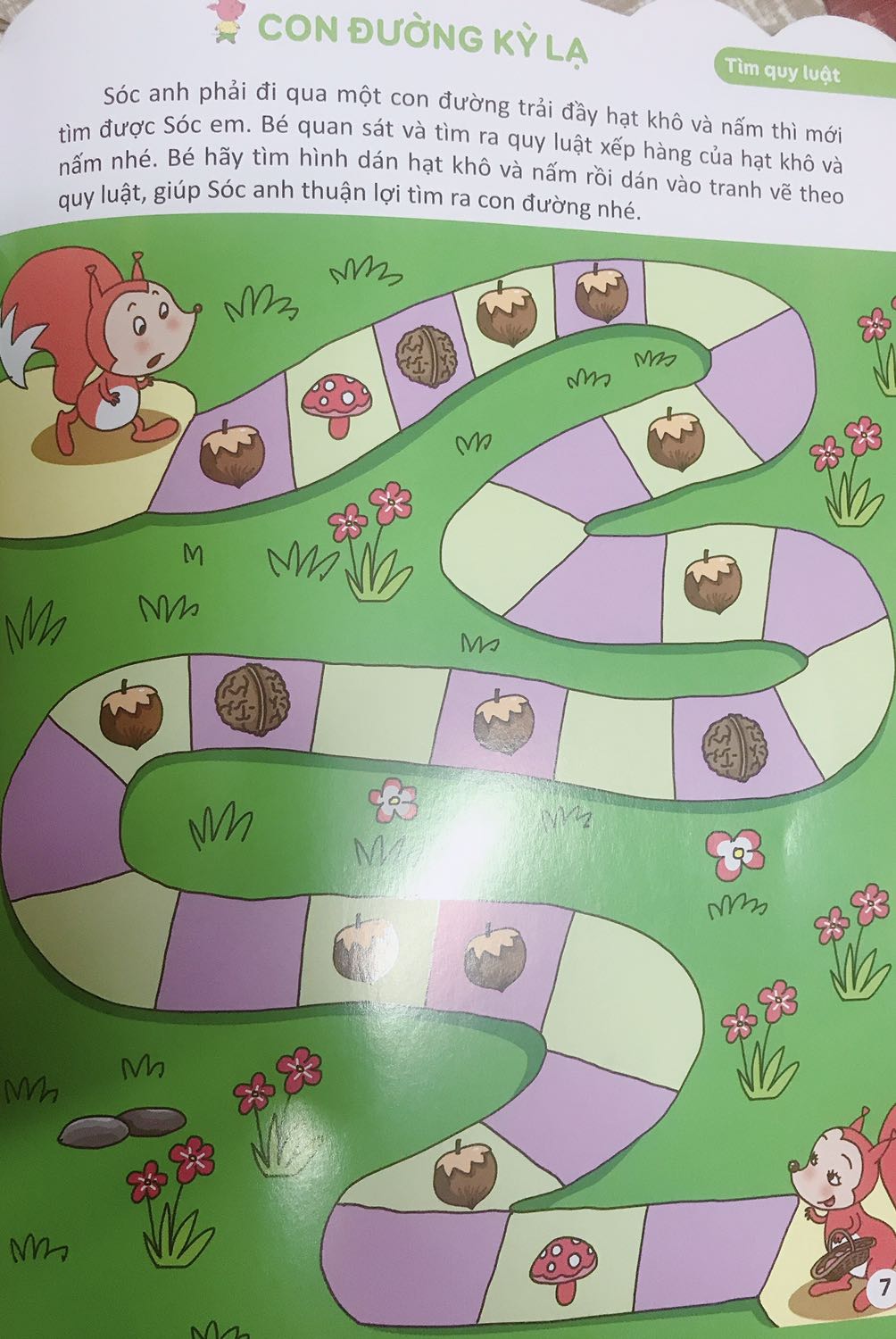 Sách đẹp dễ hiểu. Màu sắc tươi sáng. Chủ đề phong phú đa dạng