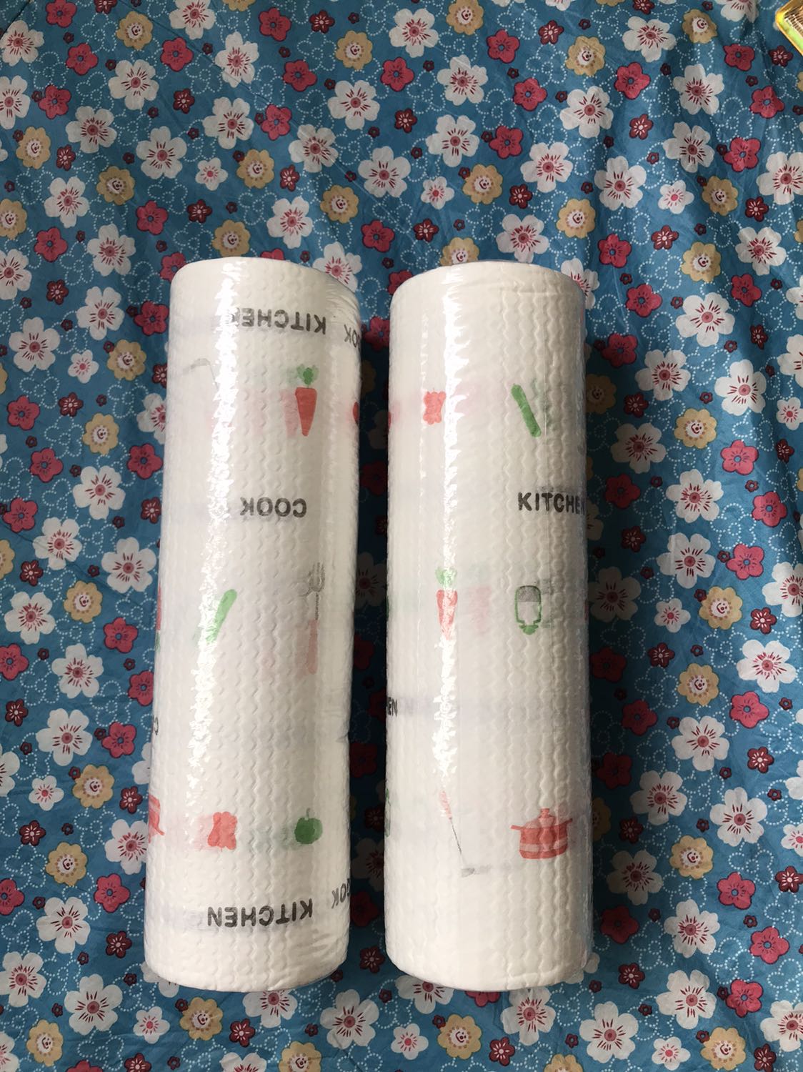 Giấy khổ dài rộng hơn các loại mình đã từng mua. Dùng dai rất thích giặt sạch bằng nước lại dùng tiếp được nên khá tiết kiệm. Cho shop 5 sao. Sẽ ủng hộ tiếp Giấy khổ dài rộng hơn các loại mình đã từng mua. Dùng dai rất thích giặt sạch bằng nước lại dùng tiếp được nên khá tiết kiệm. Cho shop 5 sao. Sẽ ủng hộ tiếp