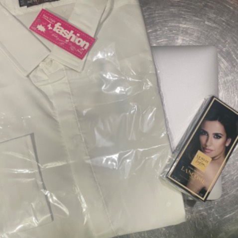 Mua có 3 cái áo shop cho hẳn chai nước hoa 🌹