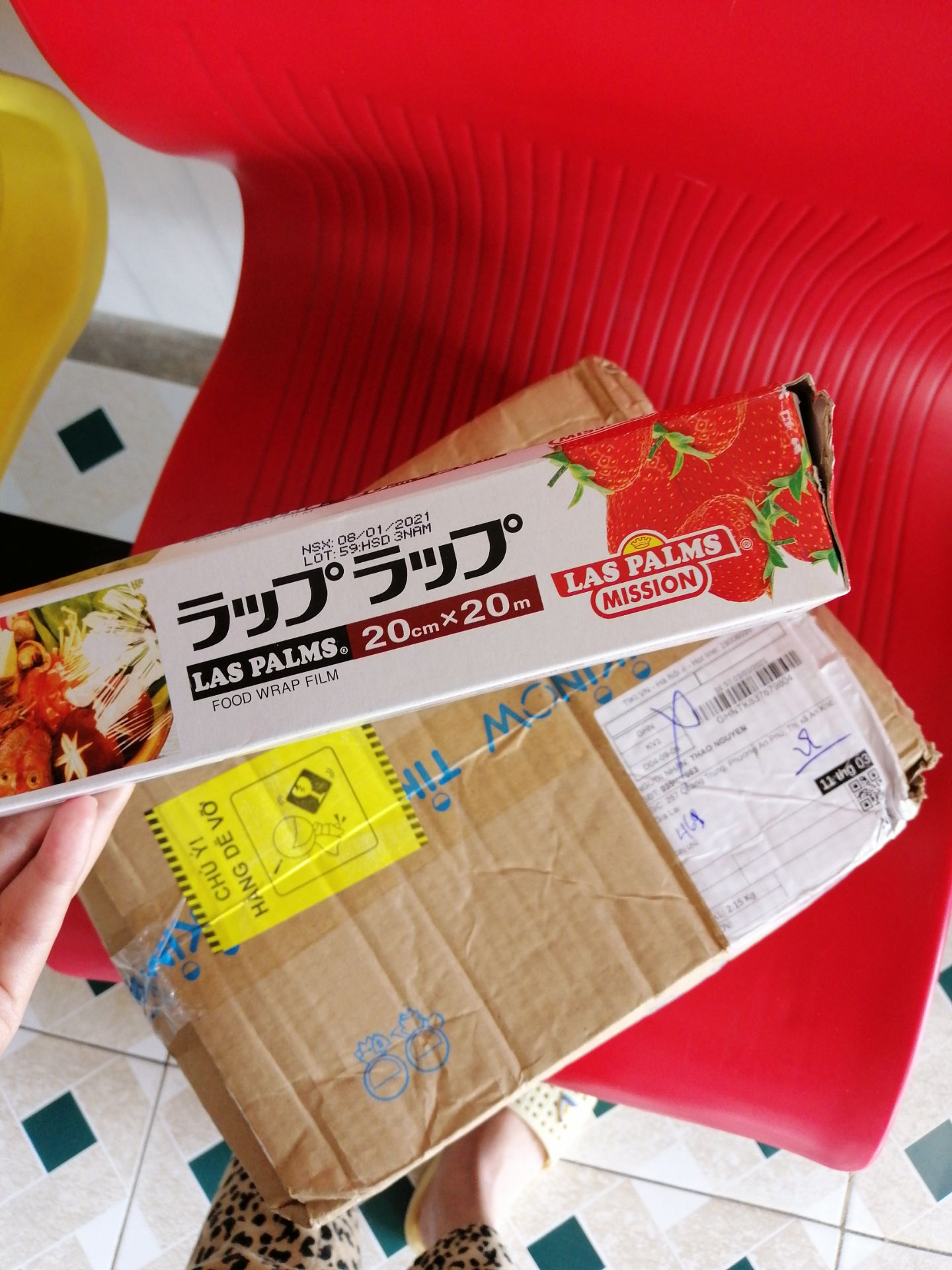 hàng như đã xài rồi mỏng dính. còn bị xé k nguyên vẹn.