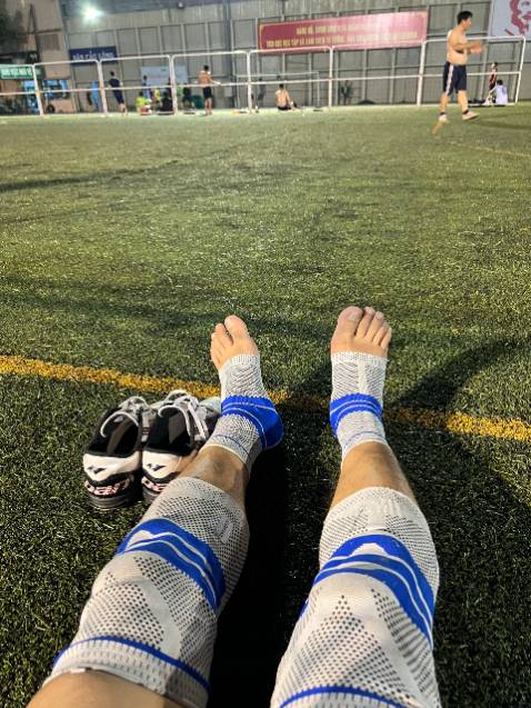 Sản phẩm của vnsport rất tốt nhé các bạn, đi vào cảm giác chắc gối hẳn chạy cũng khỏe. Mình đặt nhầm size và liên hệ với shop để đổi size, shop rất vui vẻ và nhiệt tình còn hỗ trợ đổi size miễn phí tận nahf nữa - mình ở quê nên cảm thấy rất hài lòng về chế độ haauk mãi của vnsport , đáng để đánh giá 5 sao