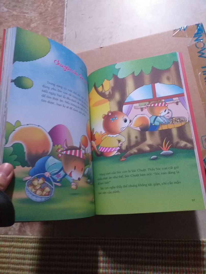 Truyện mình mua về cho cháu gái 4 tuổi. Bé rất thích các tranh minh họa trong truyện. Chất lượng sản phẩm rât oke nha mọi người, nội dung cũng hợp với trẻ em nữa.