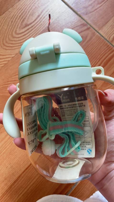 Chất nhựa đẹp
Dùng cho trẻ tập uống nước 
Giao hàng nhanh và đóng gói cẩn thận