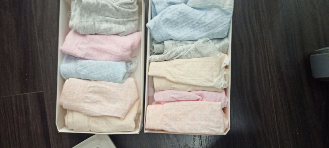 Cảm ơn shop giao hàng rất nhanh, quần nhìn ở ngoài rất đẹp , vải thun co giãn mặc rất thoải mái . Sản phẩm tốt và đẹp y như quảng cáo. Sẽ tiếp tục ủng hộ shop.