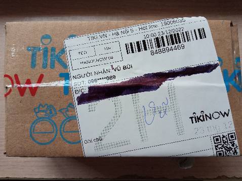 RAM vẫn còn nguyên tem, không bị trầy xước gì. Máy nhận được đầy đủ bộ nhớ và Dual Channel ngon lành. Mình ở Hà Nội nên được ship rất nhanh, chỉ mất có 2 tiếng là đã có hàng trong tay.