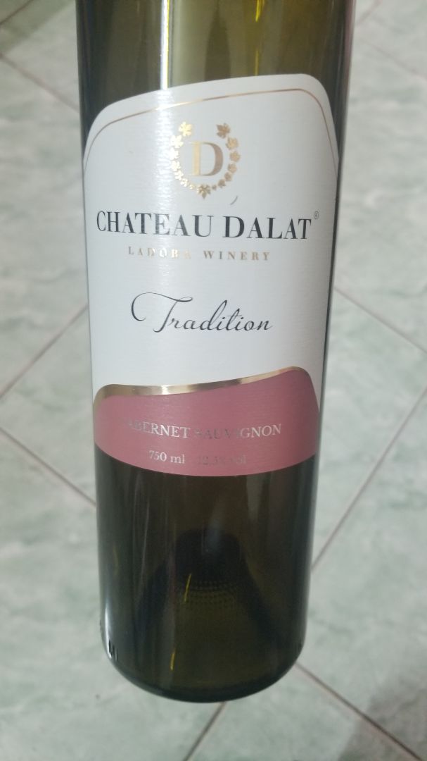 Gói hàng cẩn thận. Rượu đầm, vị chua vừa, màu rượu đỏ nâu. Phù hợp với tầm tiền.