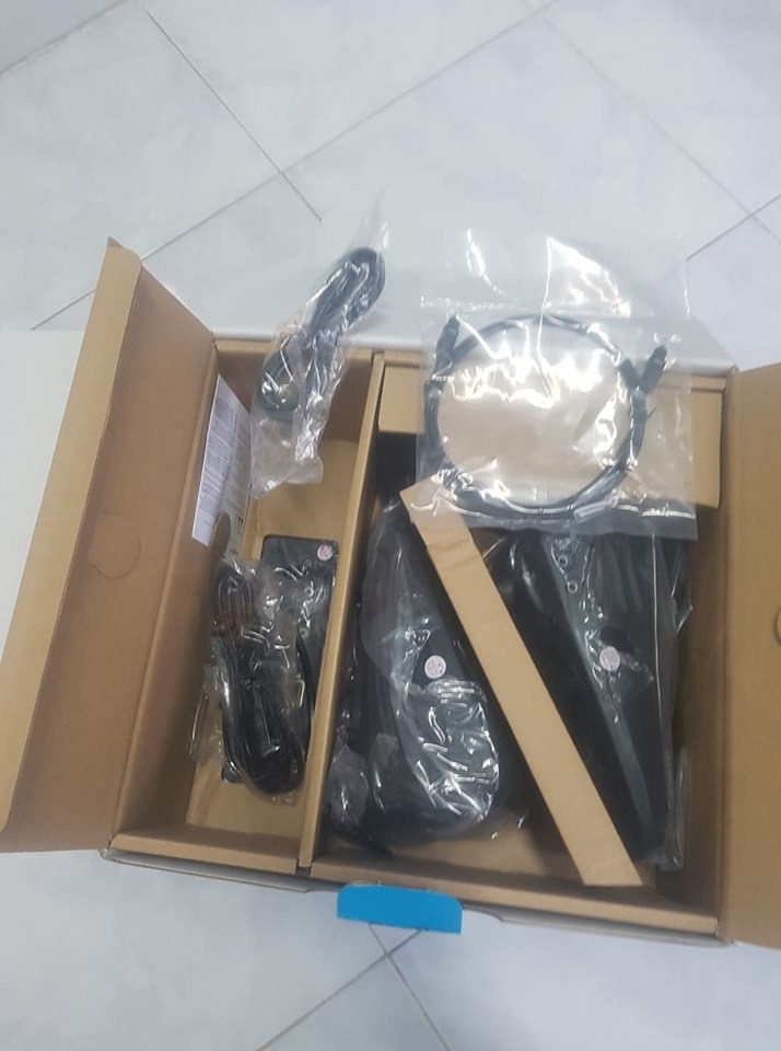 Logitech Z625 lúc đầu kết nối qua cổng Optical ko nghe tưởng loa bị lổi chỉnh 1 lát nghe uk chơi game xem phim nghe nhạc âm Bass treble nghe chất chuẩn max phê