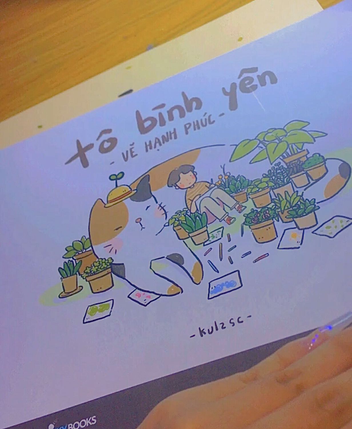 Một quyển sách tô màu cực dễ thương và hay ho cứu rỗi mùa hè nhàm chán của mình
Recommend mng quyển “mình chỉ là người bình thường muốn trao đi rất nhiều yêu thương” của cùng tgiả nha , có nhiều câu chuyện ý nghĩa lắm á ^^