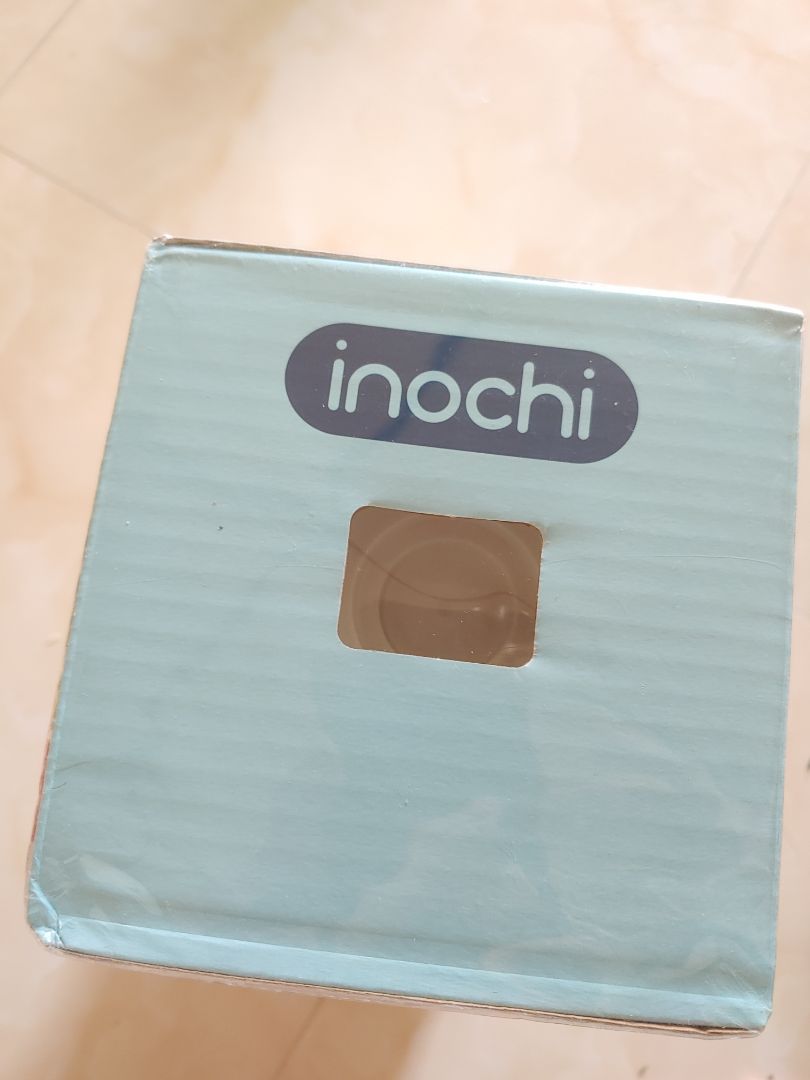 Sản phẩm chính hãng, chất lượng rất tốt. Hàng của Inochi thì yên tâm về chất lượng, đã mua và sử dụng nhiều sản phẩm đến từ inochi rồi.
Giá lần này Shop sale rất yêu thương luôn 152k. 
Màng bọc có dao cắt dạng trượt qua rất dễ dàng, không giống như loại dao răng cưa khác rất khó cắt. Chỉ cần kéo màng bọc ra theo nhu cầu rồi kéo dao cắt chạy qua là okie.