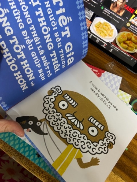 Giấy có hơi mỏng manh xíu. Nội dung thì ổn do cái này của nhà xuất bản lớn làm.