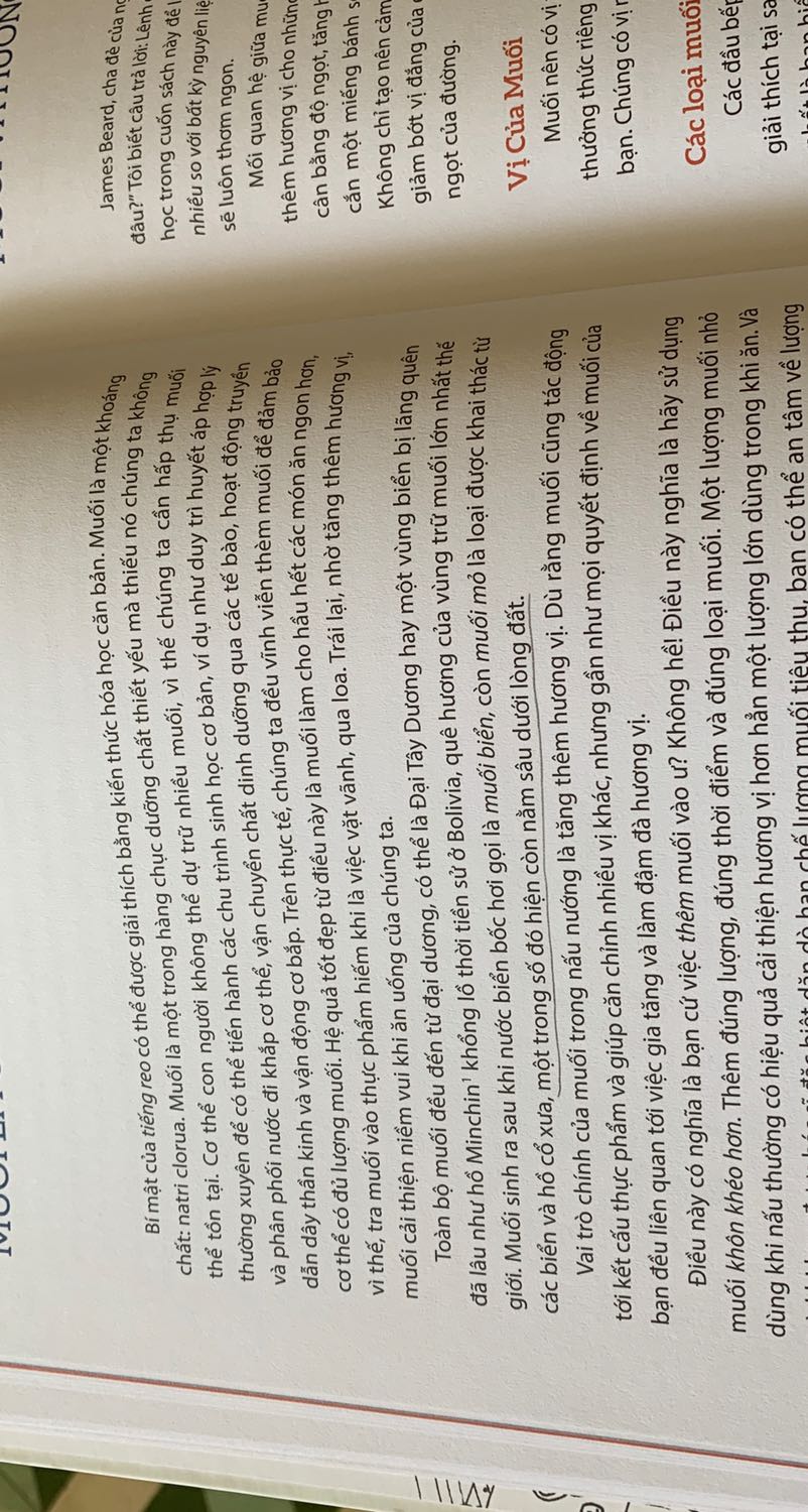 Sách đẹp, nhưng đọc ngang định nghĩa thẩm thấu thì có vấn đề, ko rõ là nguyên gốc sai hay dịch sai. Và ko biết còn sai j ở đâu nữa ko. Bản dịch ko hoàn chỉnh. Trừ lui 1 sao. 
Một số câu dịch có vẻ có vấn đề. Vd khi nói về muối mỏ, sách khẳng định" một trong số đó hiện nằm sâu dưới lòng đất". M nghĩ đáng lẽ phải là "một số trong đó" mới chính xác. Nhưng nhìn chung sách đẹp, nội dung hay, nên đọc. Sách đẹp, nhưng đọc ngang định nghĩa thẩm thấu thì có vấn đề, ko rõ là nguyên gốc sai hay dịch sai. Và ko biết còn sai j ở đâu nữa ko. Bản dịch ko hoàn chỉnh. Trừ lui 1 sao. 
Một số câu dịch có vẻ có vấn đề. Vd khi nói về muối mỏ, sách khẳng định" một trong số đó hiện nằm sâu dưới lòng đất". M nghĩ đáng lẽ phải là "một số trong đó" mới chính xác. Nhưng nhìn chung sách đẹp, nội dung hay, nên đọc.