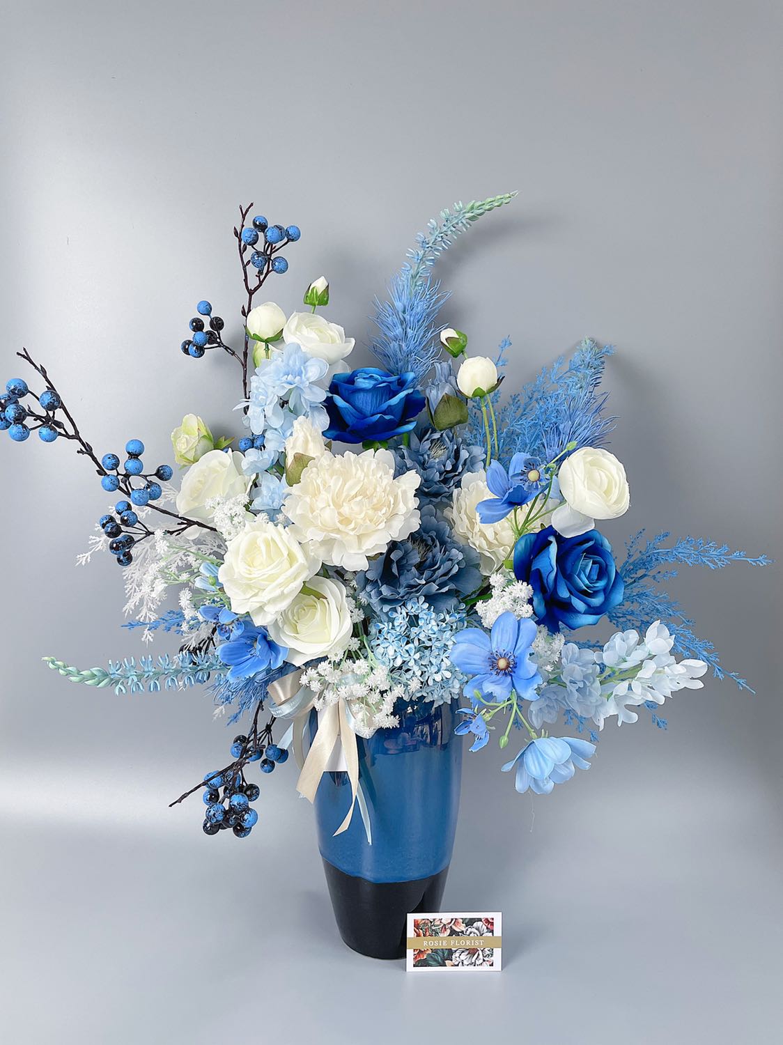 Cuốn này mình đã đọc xong và để tại bàn làm việc tại cửa hàng của mình nên ko có ảnh từ sách. Đa phần m luôn tỏ sự hài lòng về sách mua tại tiki. Nội dung thì m thấy ok. Tác giả vs quan điểm khách quan, phù hợp vs ai đã có 1 vài thông tin hay đã đọc ít nhiều về những cuốn như: ăn ít để khoẻ; nghịch lý rau của quả; làm sạch mạch và máu... đại loại. Chúc các bạn sẽ tìm dk những nguồn kiến thức phù hợp.