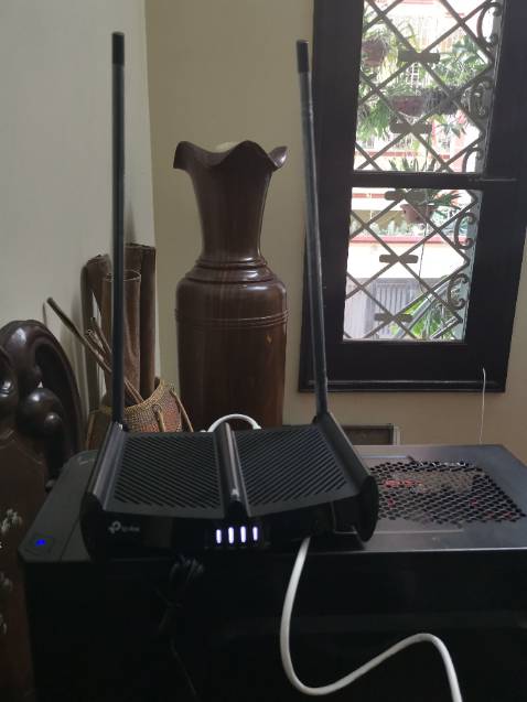 Chuyển nhanh, có kèm 1 dây mạng ngắn. Đóng gói cẩn thận, đẹp, đầy đủ.
Chất lượng có vẻ khoẻ, mới dùng nhưng các *** thấy khá tốt. Cần kiểm chứng qua thời gian.