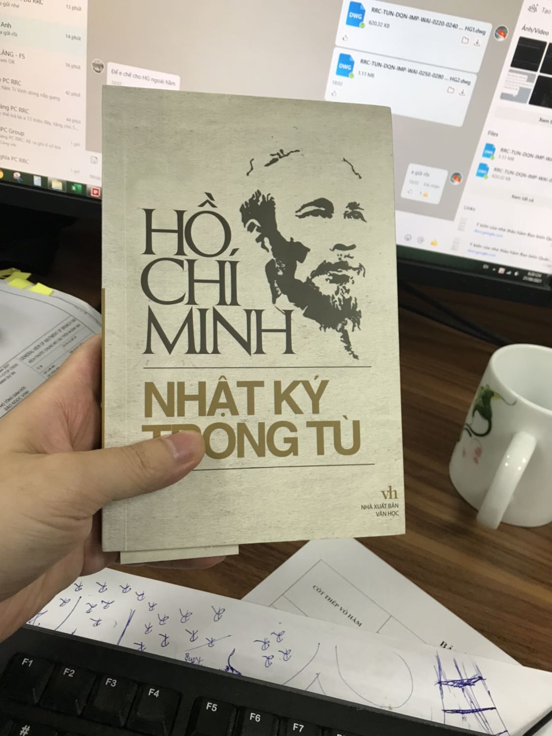 Sách đẹp, đóng gói kỹ càng. Có chữ hán nên rất hợp với mình