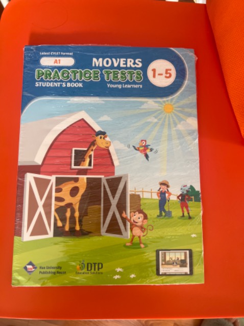 Chuẩn bị cho bé thi Mover nên mua sách này. Sách đẹp, Tiki giao rất nhanh.