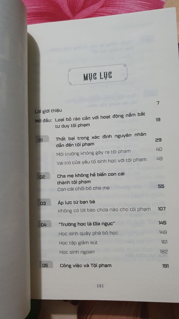 Theo lĩnh vực này từ hồi còn học đh rồi, xưa muốn có mấy quyển thế này để đọc và tìm hiểu lắm, giờ cuối cùng cũng có, ? à về hình thức, đặt hôm t2 trưa thứ tư nhận đc nha  cứ tưởng sách cũ vì đang sale 40% ai ngờ sách htoan mới, anh shiper thì quen quá rồi, 5 sao cả nha!