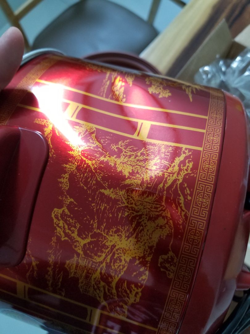 đóng gói khá cẩn thận nhưng vẫn bị méo vỏ cả 2 chiếc. chất lượng thì chưa ***. mới đun thử nước thấy ok. nhưng có hiện tượng có mùi nhựa khét nhẹ. có thể là do mới nên có mùi đó.