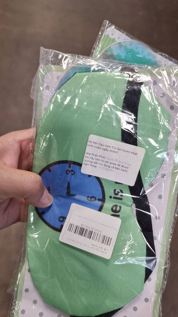 mua 3 cái giao có 1 mẫu, mà còn xấu nữa, không giống với những mẫu quảng cáo. rất bực mình vì mình mua cho 3 con gái ở nhà. giờ mình muốn trả hàng được không tiki???